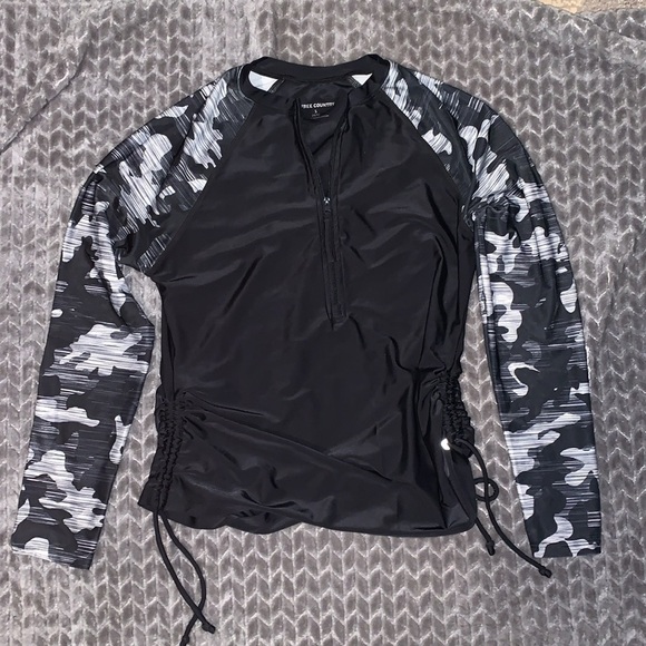 Lot of 3 lightweight jackets/sweatshirt.  Size Small. - Picture 2 of 13